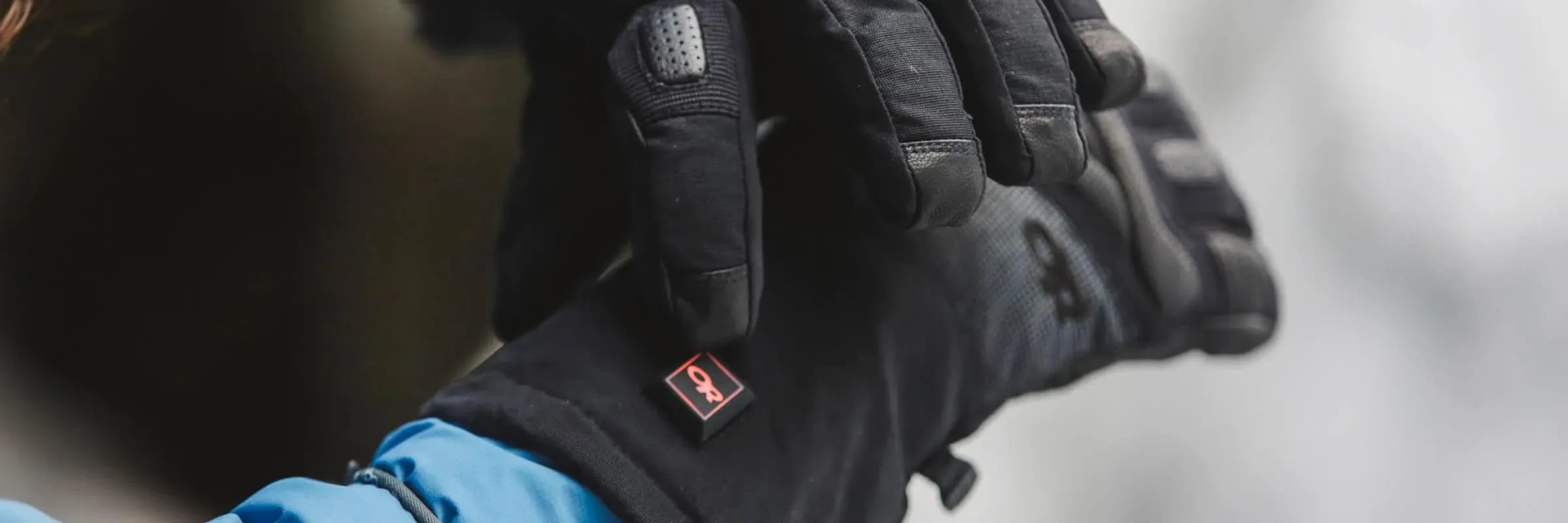Les gants chauffants Ourdoor Research : confortables, peu importe la température