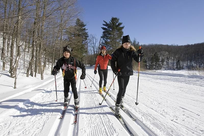 Les 5 étapes de base pour effectuer le fartage de vos skis de fond sans  difficulté