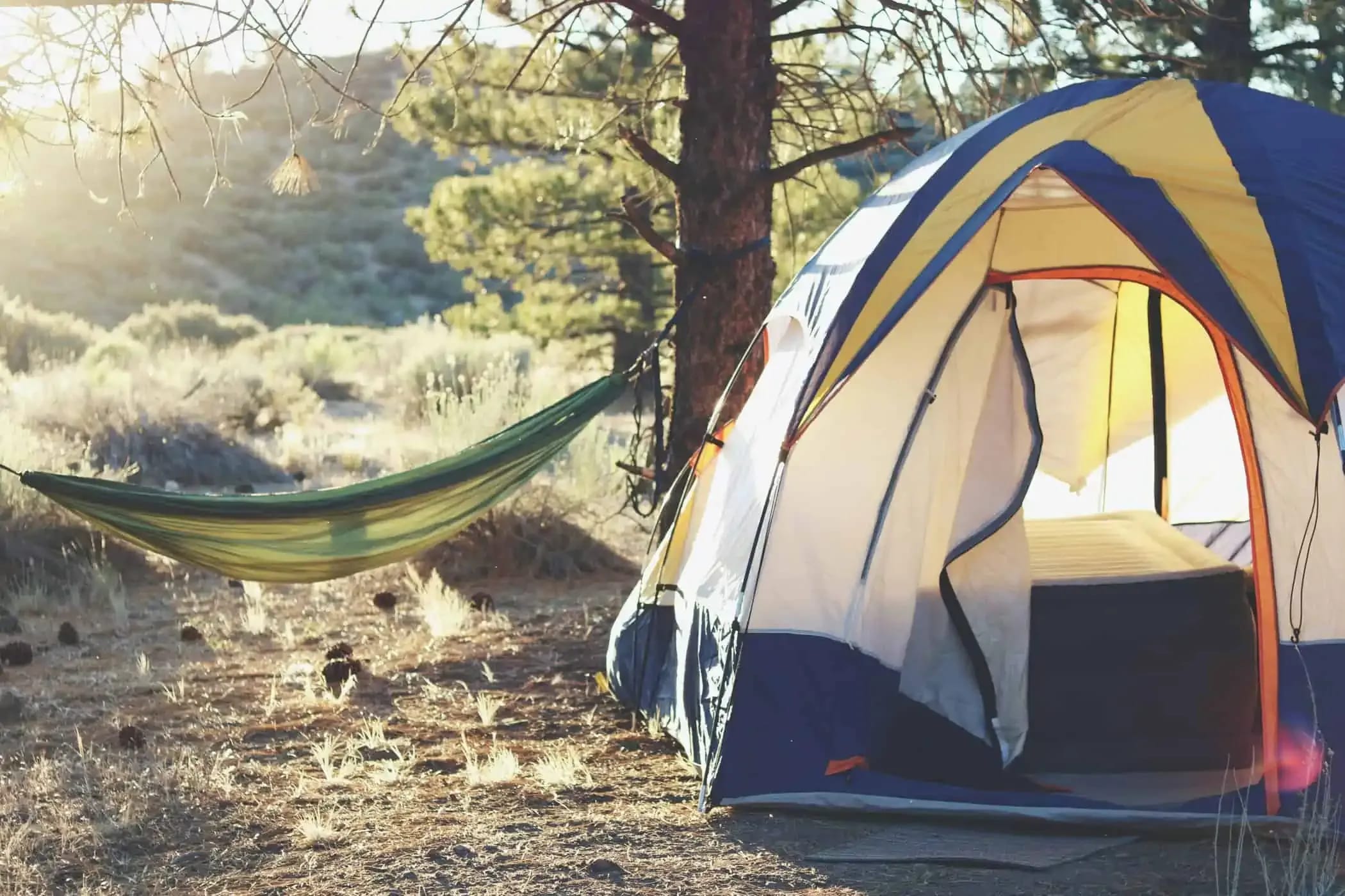 Guide de camping pour débutants: les essentiels